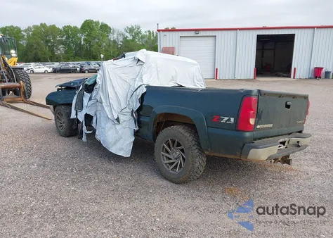 2004 Chevrolet Silverado 1500 Z71 z USA, uszkodzony, nr VIN 1GCEK19T94E348973
